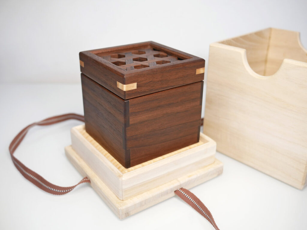 pet urn